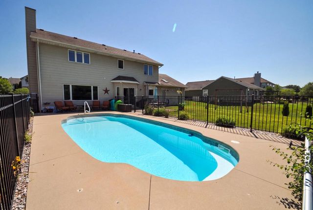 412 E Grant STREET, Elkhorn, WI 53121