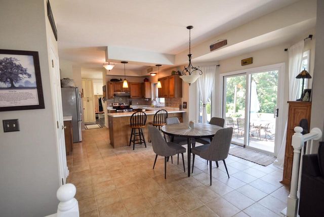 412 E Grant STREET, Elkhorn, WI 53121