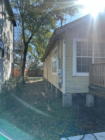804 E 39th Street, Houston, TX 77022
