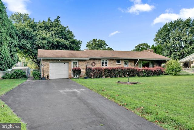 18 DIANE DR, Ewing, NJ 08628