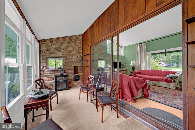 18 DIANE DR, Ewing, NJ 08628
