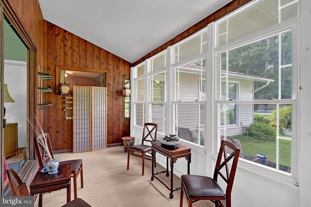 18 DIANE DR, Ewing, NJ 08628