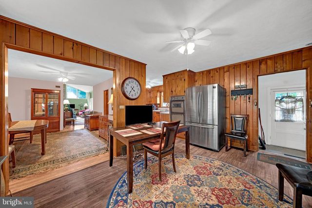 18 DIANE DR, Ewing, NJ 08628