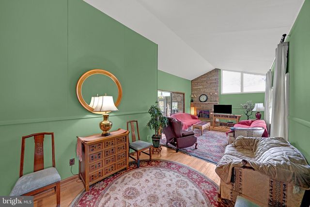 18 DIANE DR, Ewing, NJ 08628