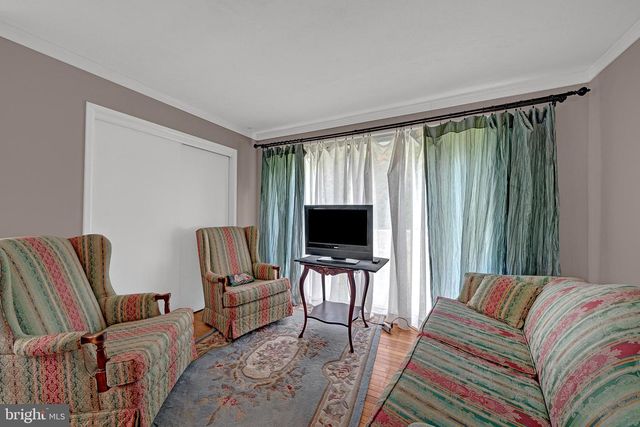 18 DIANE DR, Ewing, NJ 08628