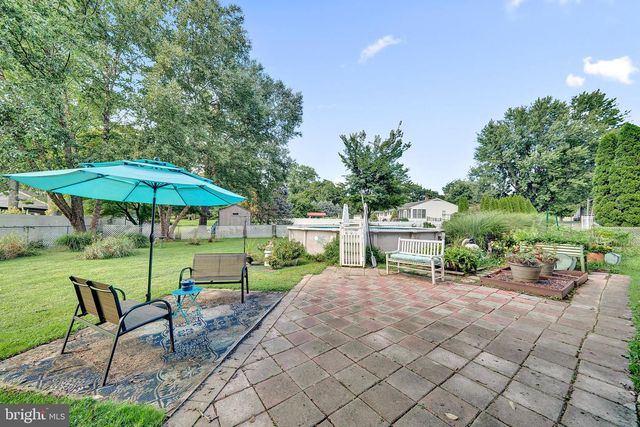 18 DIANE DR, Ewing, NJ 08628