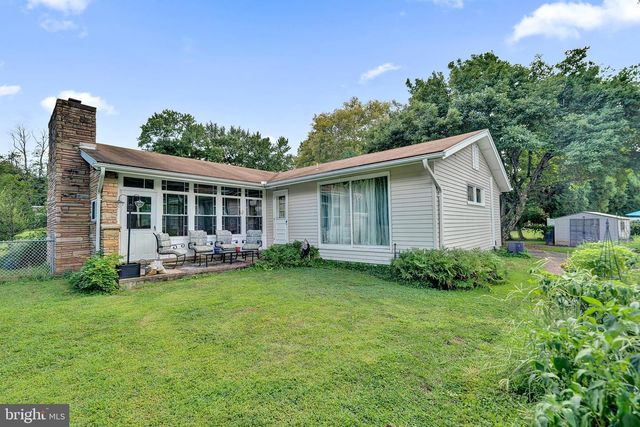 18 DIANE DR, Ewing, NJ 08628