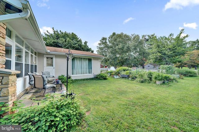18 DIANE DR, Ewing, NJ 08628