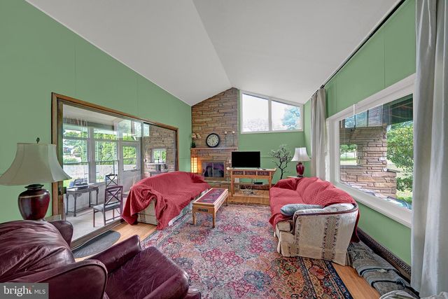 18 DIANE DR, Ewing, NJ 08628