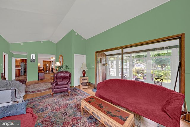 18 DIANE DR, Ewing, NJ 08628
