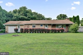 18 DIANE DR, Ewing, NJ 08628