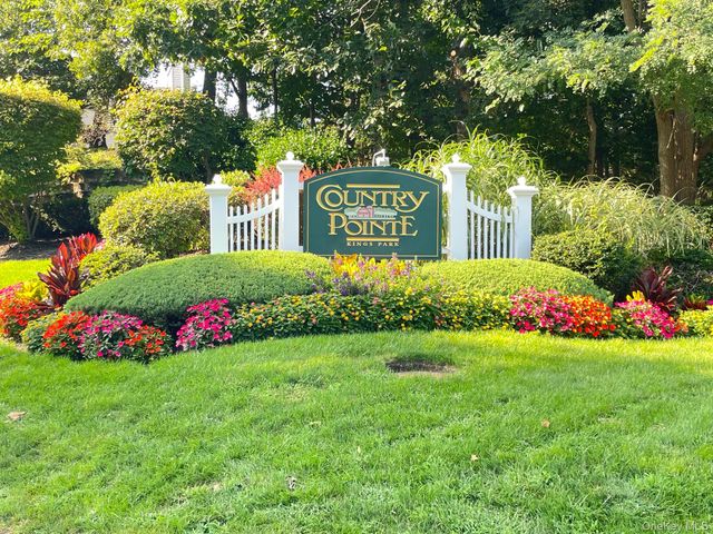 90 Manitou Trail, Kings Park, NY 11754