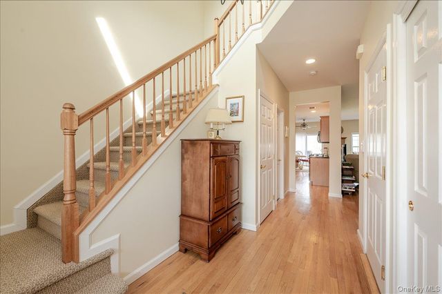 90 Manitou Trail, Kings Park, NY 11754