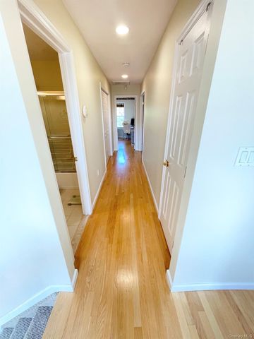 90 Manitou Trail, Kings Park, NY 11754
