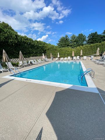 90 Manitou Trail, Kings Park, NY 11754