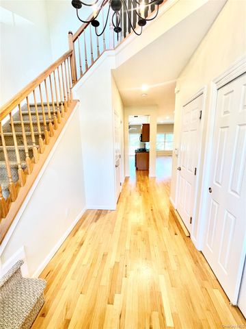 90 Manitou Trail, Kings Park, NY 11754