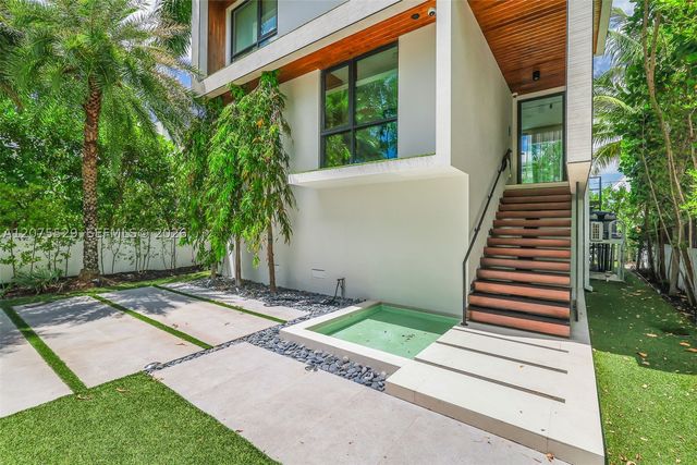 288 Palm Ave, Miami Beach, FL 33139