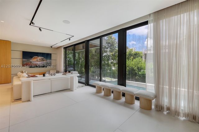 288 Palm Ave, Miami Beach, FL 33139