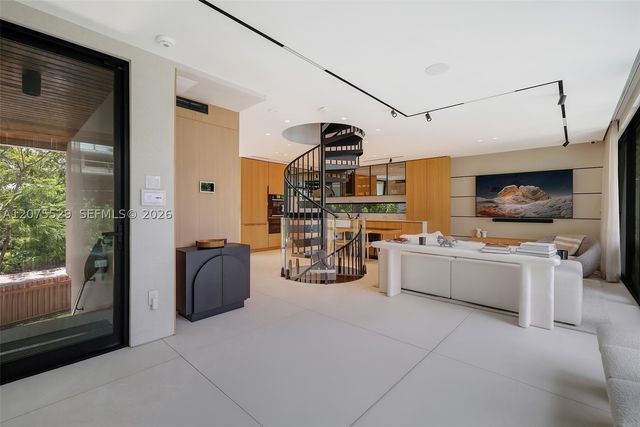 288 Palm Ave, Miami Beach, FL 33139