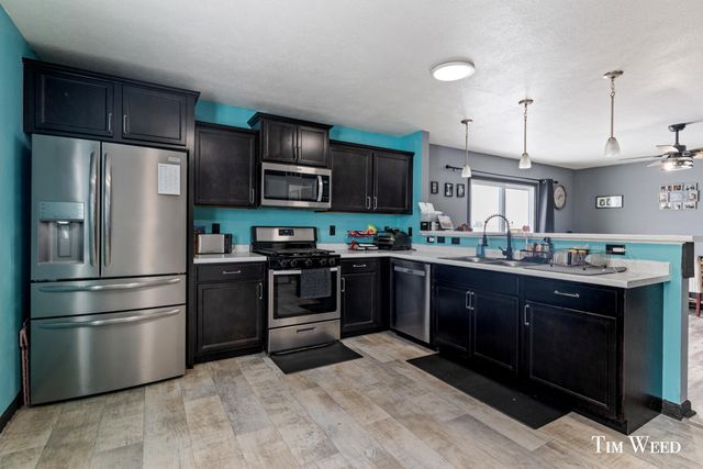 959 View Pointe Drive, Middleville, MI 49333