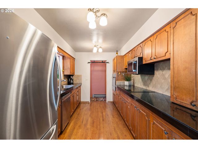 2947 AMMONS Dr, Longview, WA 98632