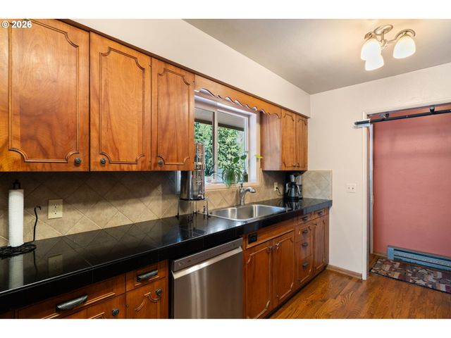 2947 AMMONS Dr, Longview, WA 98632