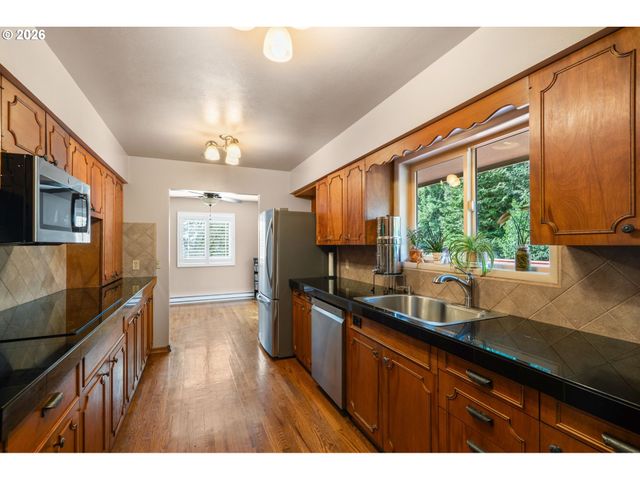 2947 AMMONS Dr, Longview, WA 98632