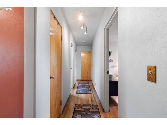 2947 AMMONS Dr, Longview, WA 98632