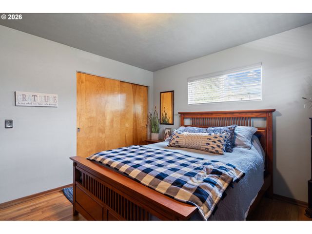 2947 AMMONS Dr, Longview, WA 98632