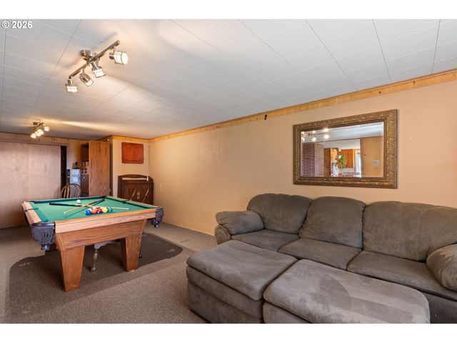 2947 AMMONS Dr, Longview, WA 98632