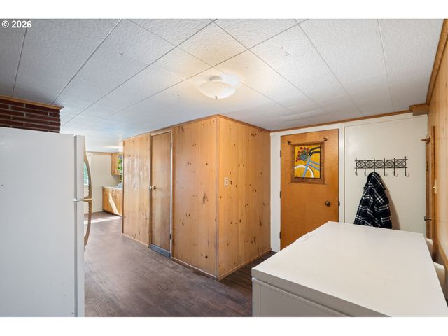 2947 AMMONS Dr, Longview, WA 98632