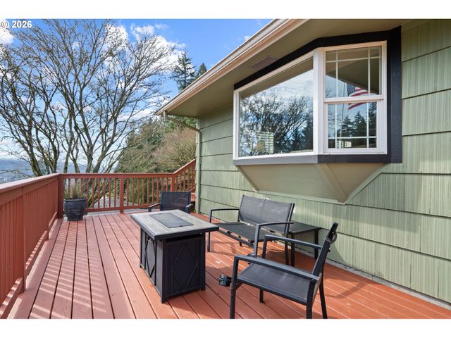 2947 AMMONS Dr, Longview, WA 98632