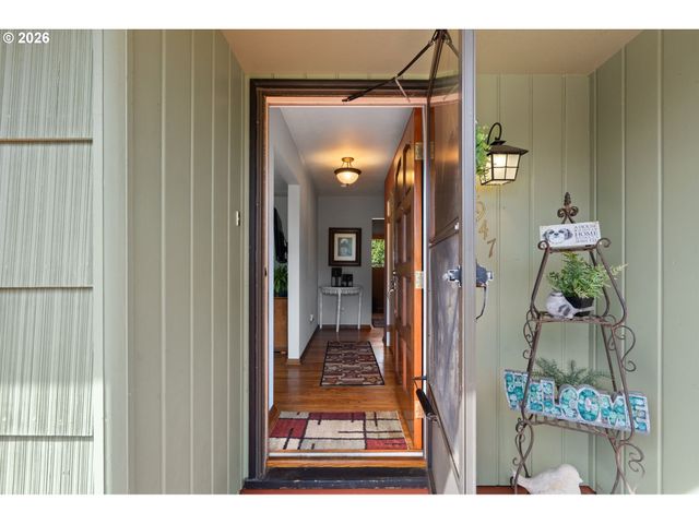 2947 AMMONS Dr, Longview, WA 98632