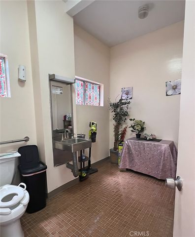 10318 S Budlong, Los Angeles, CA 90044