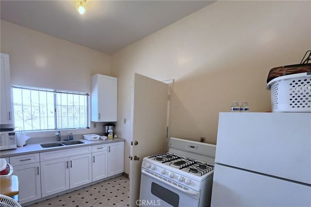 10318 S Budlong, Los Angeles, CA 90044