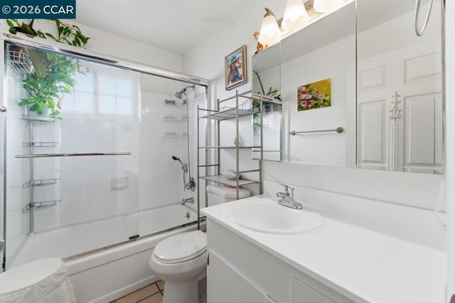 690 Fargo 16, San Leandro, CA 94579