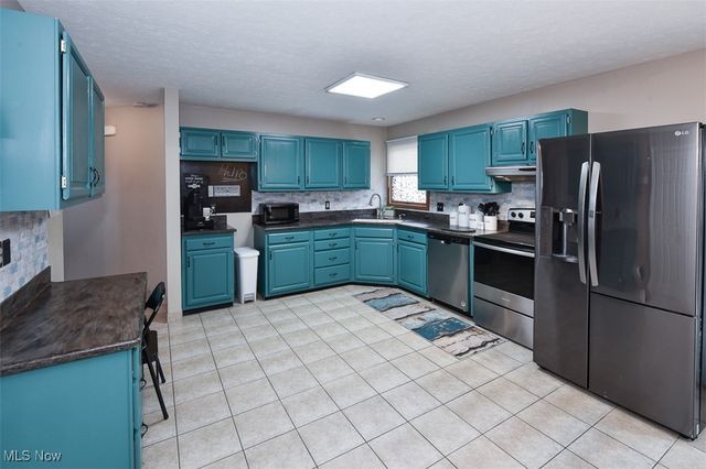 172 Loyola Drive, Elyria, OH 44035