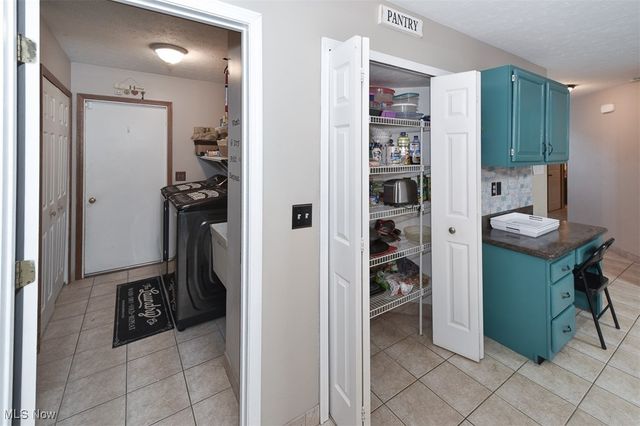 172 Loyola Drive, Elyria, OH 44035