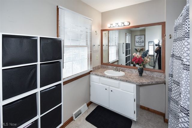 172 Loyola Drive, Elyria, OH 44035