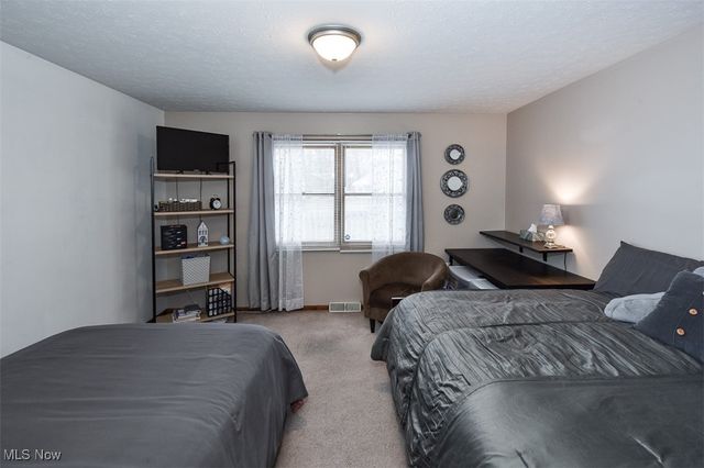 172 Loyola Drive, Elyria, OH 44035