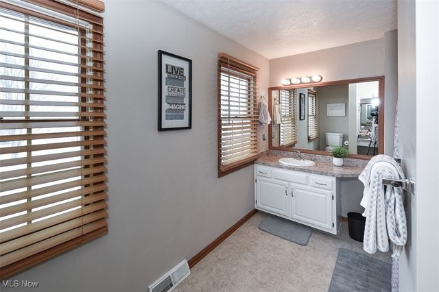 172 Loyola Drive, Elyria, OH 44035