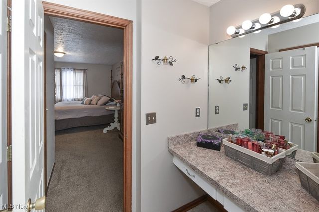 172 Loyola Drive, Elyria, OH 44035