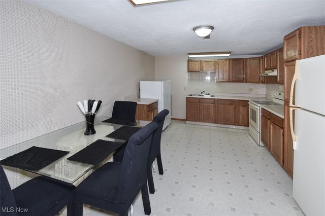 172 Loyola Drive, Elyria, OH 44035