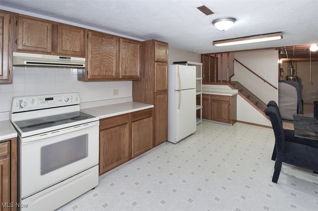 172 Loyola Drive, Elyria, OH 44035