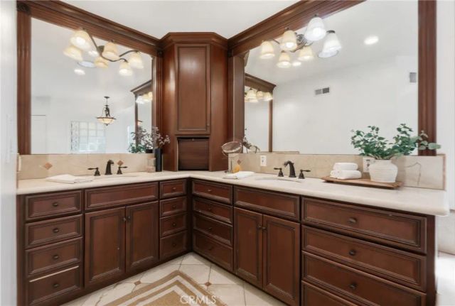 2 Hitching Post, Rolling Hills Estates, CA 90274