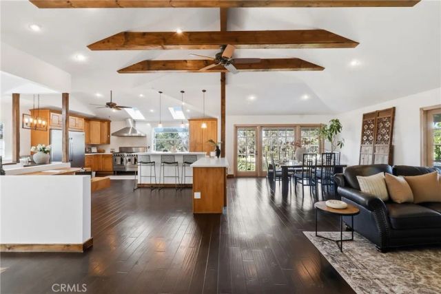 2 Hitching Post, Rolling Hills Estates, CA 90274