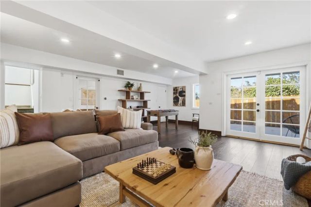 2 Hitching Post, Rolling Hills Estates, CA 90274