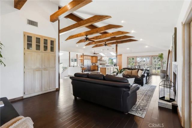2 Hitching Post, Rolling Hills Estates, CA 90274
