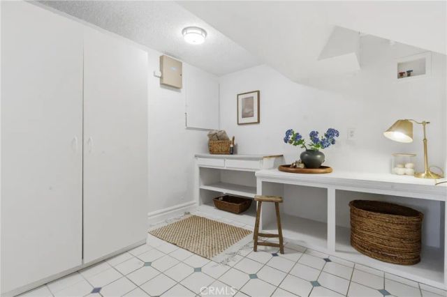 2 Hitching Post, Rolling Hills Estates, CA 90274