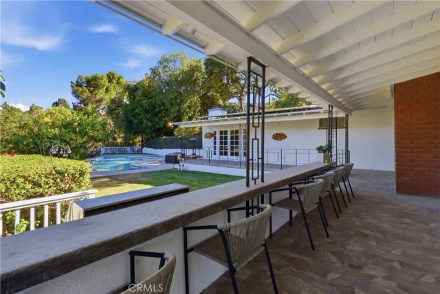 2 Hitching Post, Rolling Hills Estates, CA 90274
